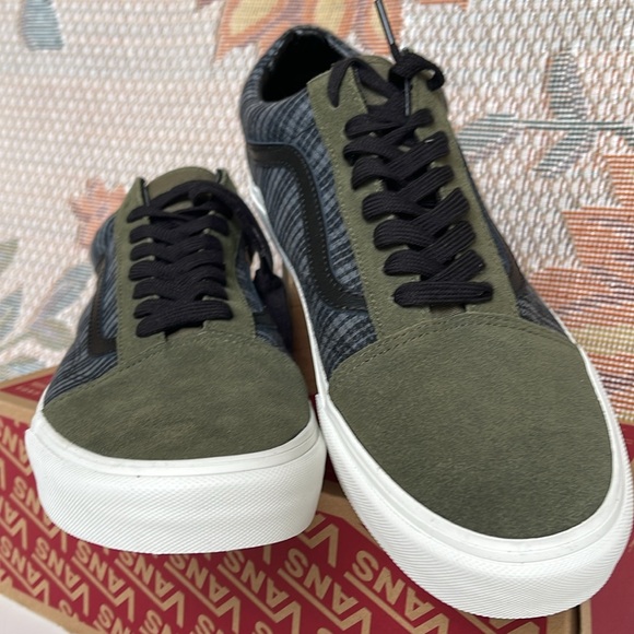 Vans Men’s Old Skool
Grunge Plaid Multi
VN000CP5BMB
Sneakers - Picture 7 of 16